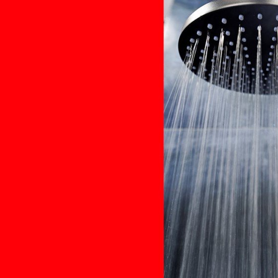 Duschkopf mit fließendem Wasser
