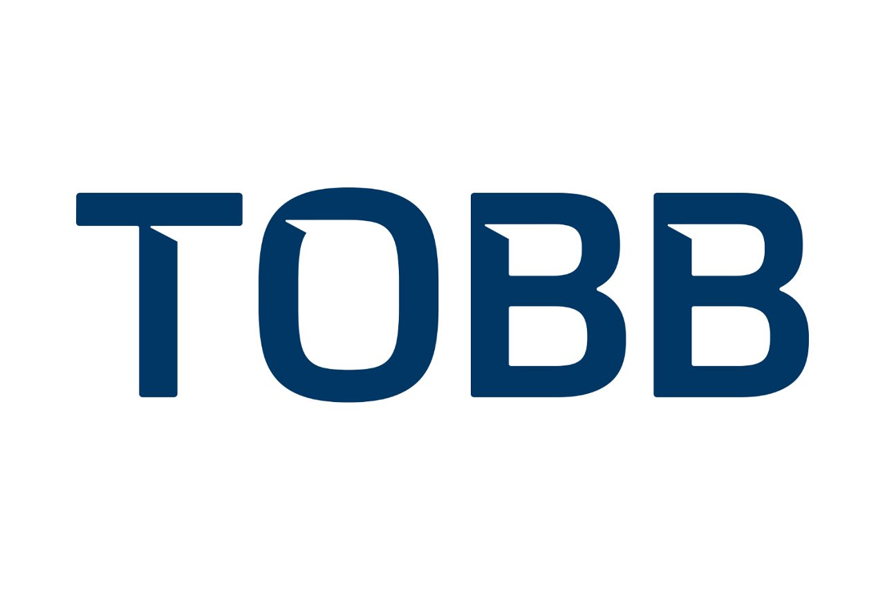 Tobb boligbyggelag sin logo i blå skrift med hvit bakgrunn.