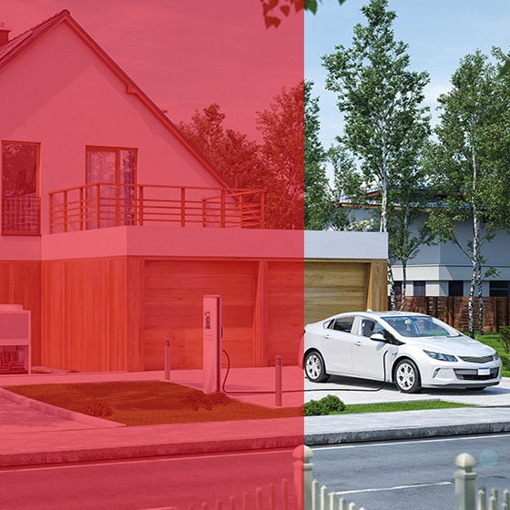 Pop-up Bild mit Verlinkung zum ZEV-Newsbeitrag. Zu sehen ist ein Einfamilienhaus mit Grünflächen. Davor steht ein Elektroauto, das gerade an einer Ladestation lädt.